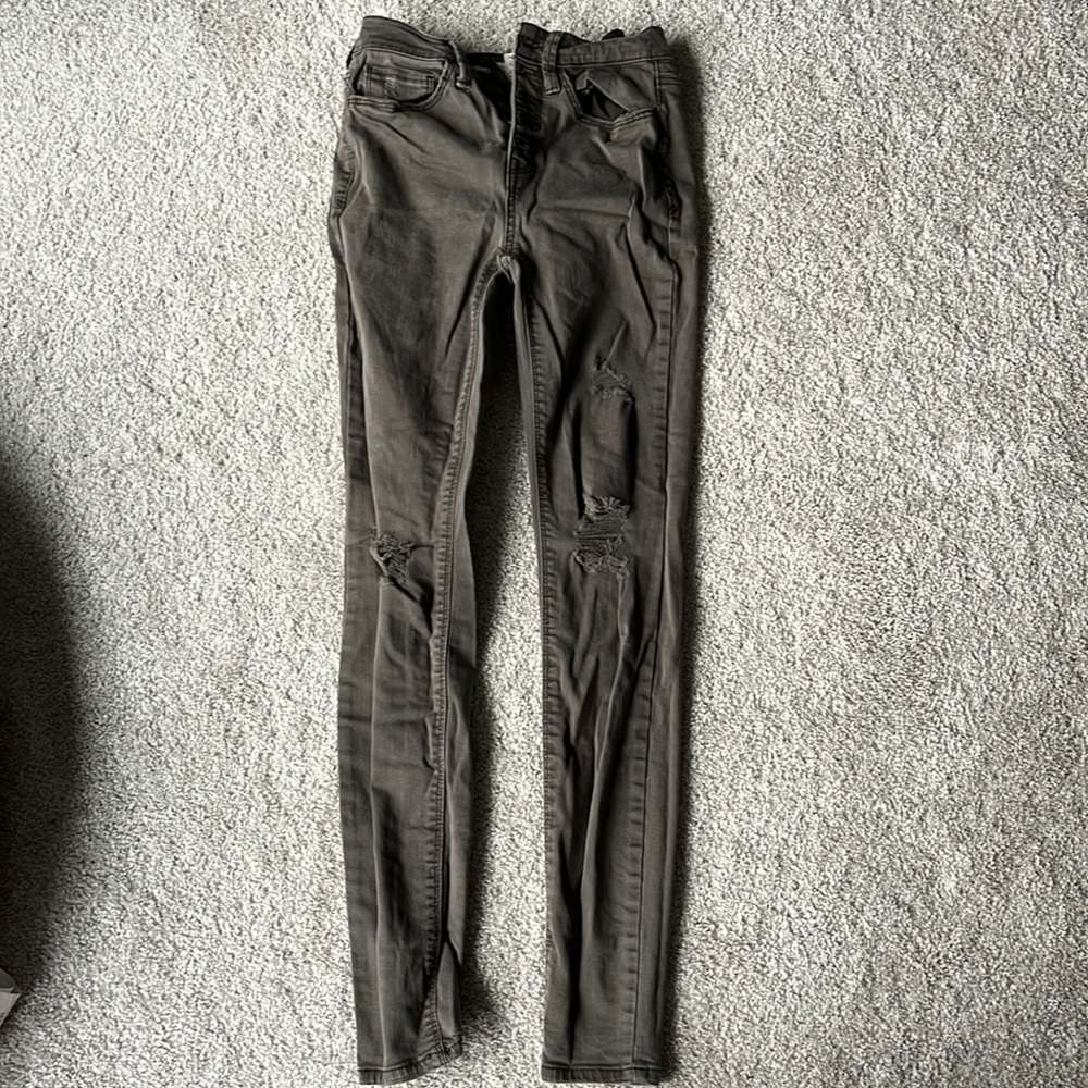 Mudd distressed skinny jeans